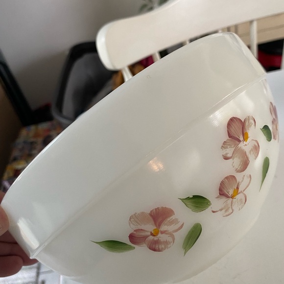 Fire King Gay Fad Mixing Bowl - Picture 2 of 5